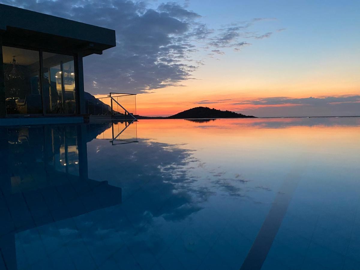 Chardonnay Guest Studio Rooms With Great View For Nature Lovers ไคริเนีย ภายนอก รูปภาพ