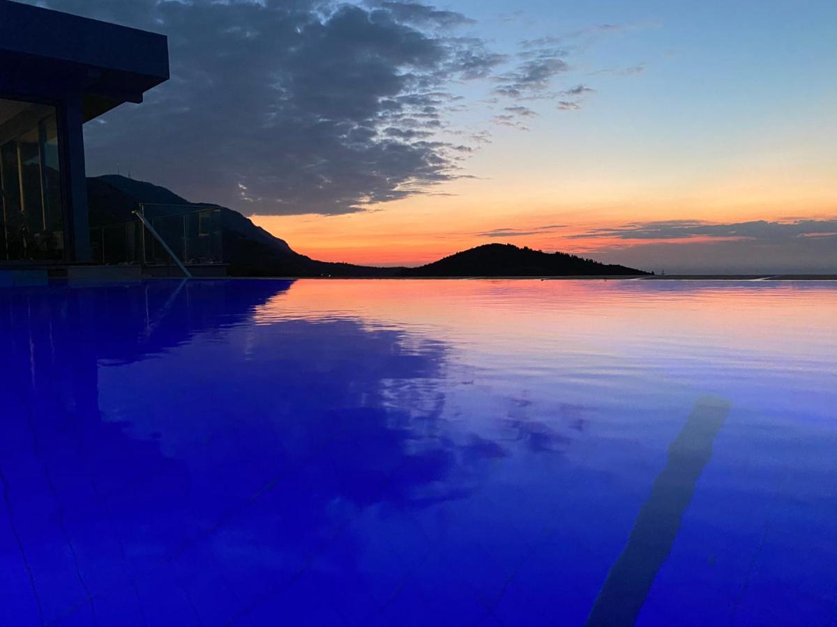 Chardonnay Guest Studio Rooms With Great View For Nature Lovers ไคริเนีย ภายนอก รูปภาพ